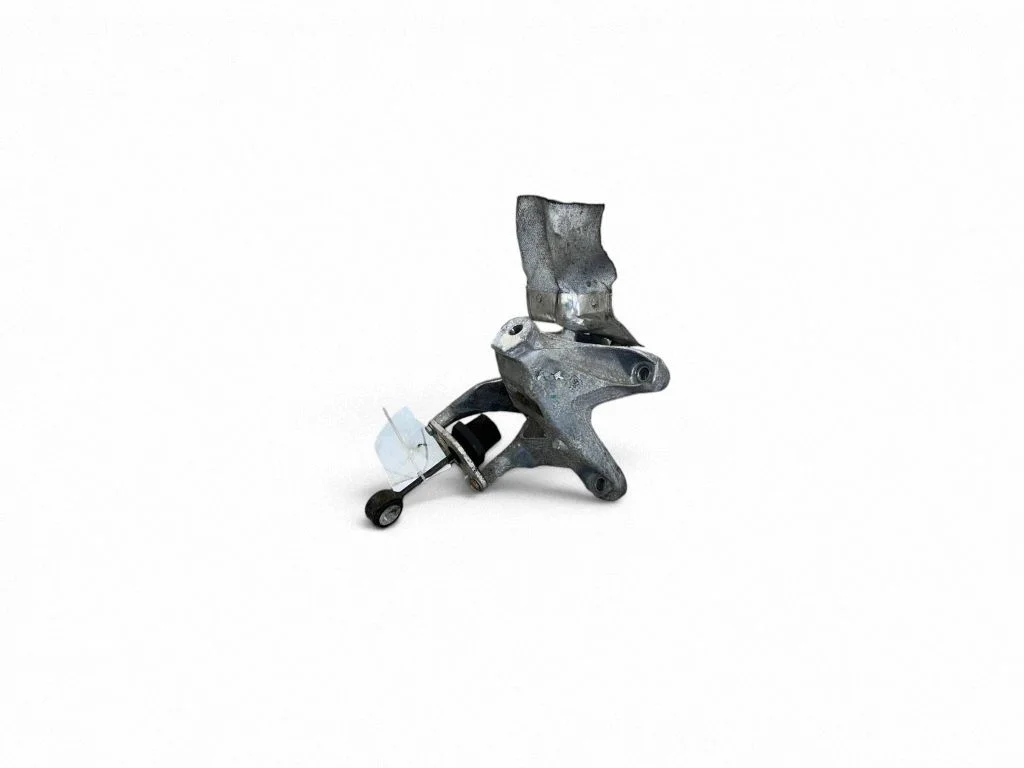 Engine mounting bracket 4M0199869