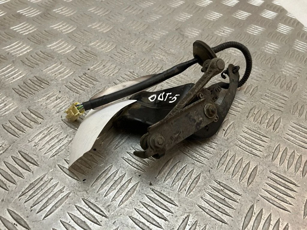 Augstuma sensors (priekš. lukturu) 8303A043