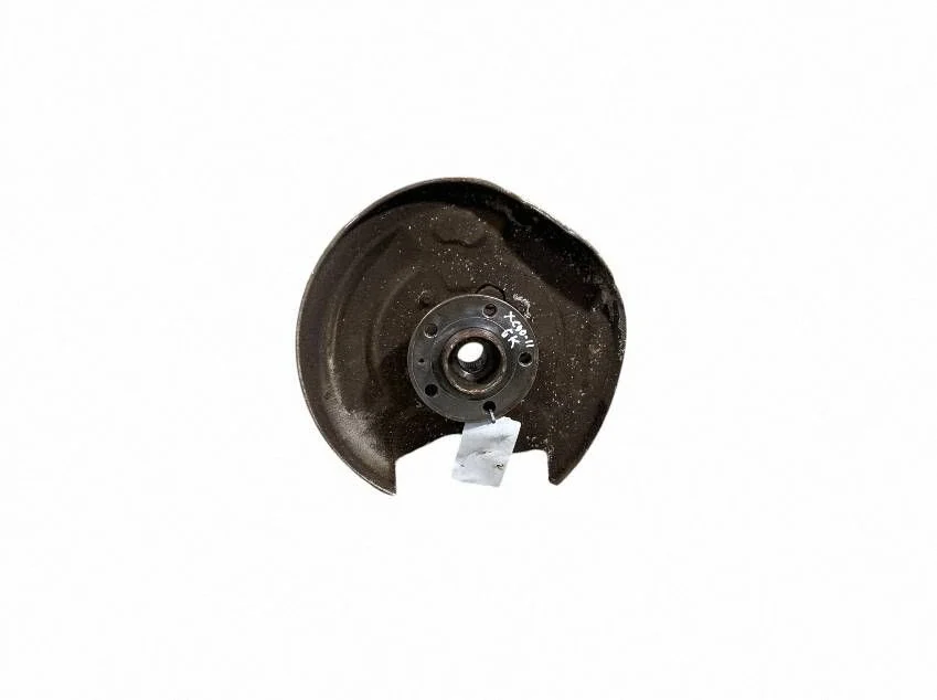 Rear wheel hub – rear left