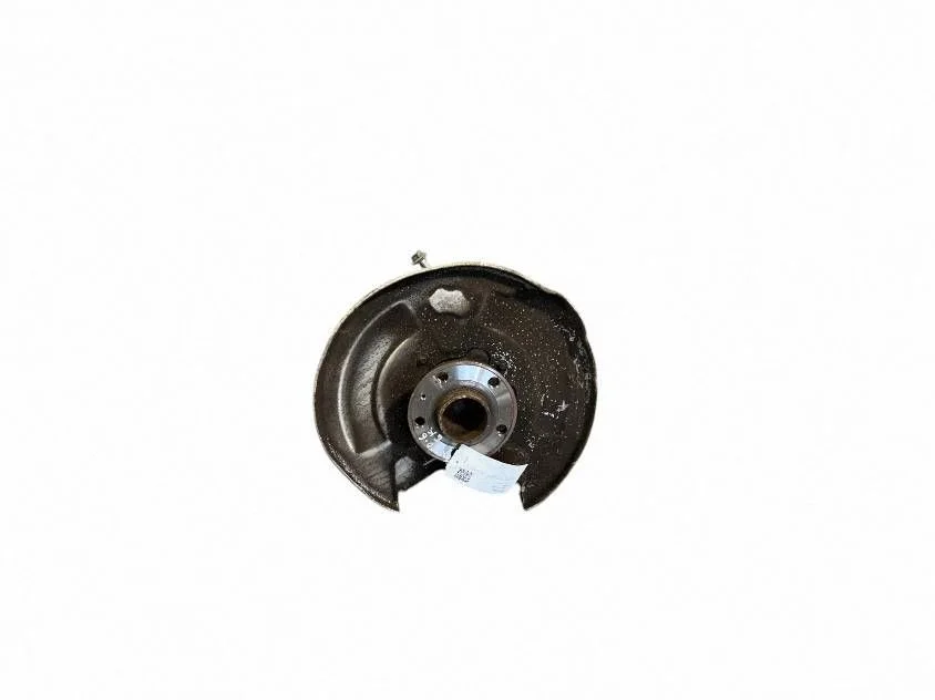 Rear wheel hub – rear left