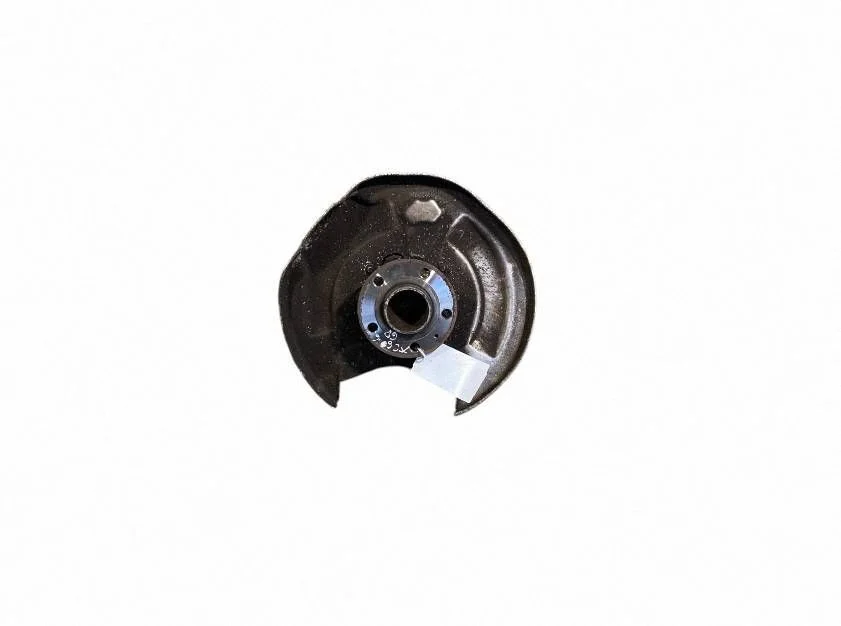 Rear wheel hub – rear right