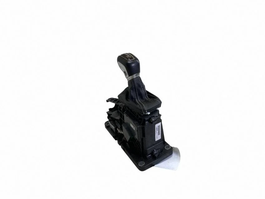 Gear selector mechanism 32240021