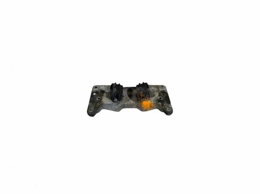 Gearbox mounting bracket 6789483