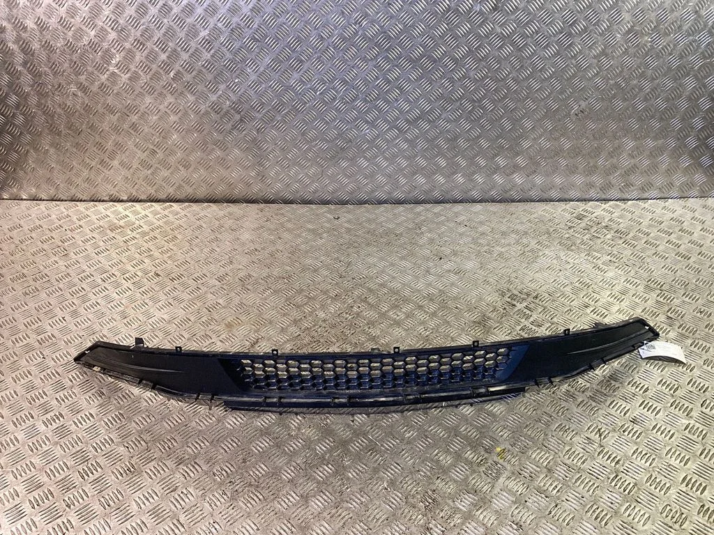 Front bumper lower grill JR3B17K945BBW
