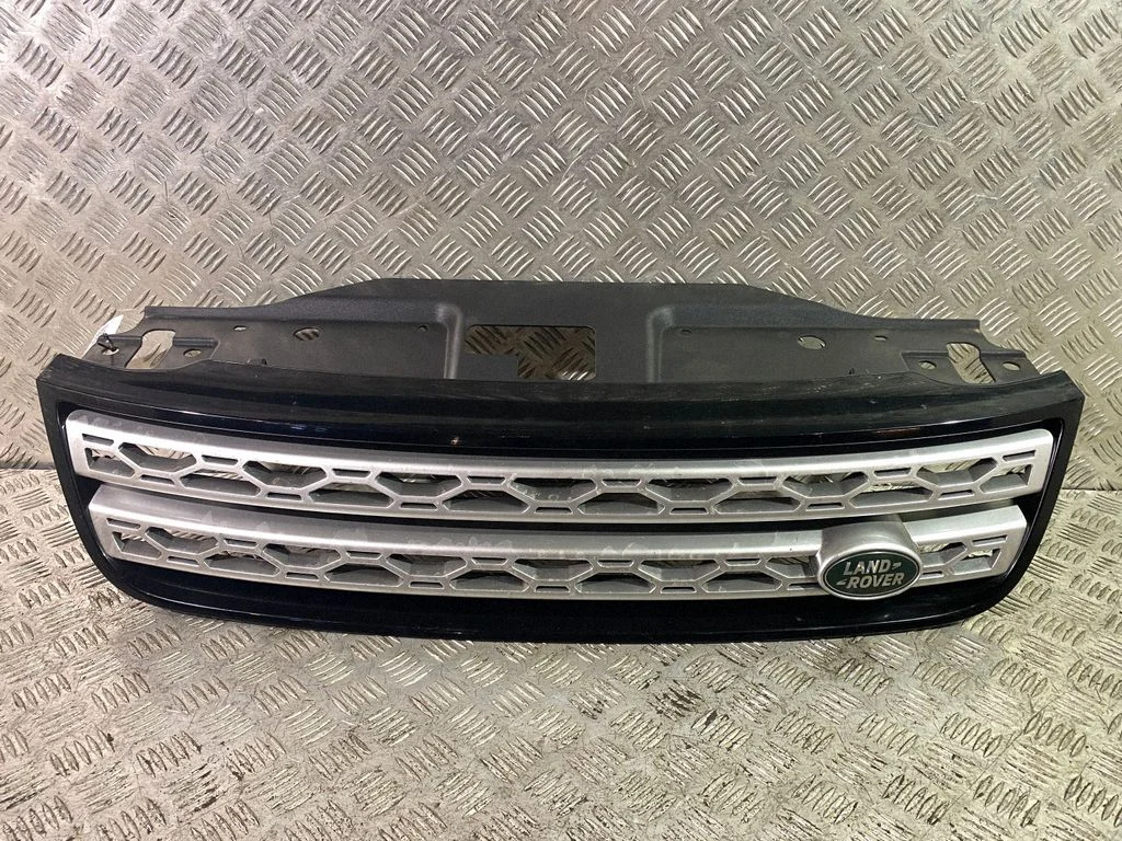 Front bumper upper radiator grill HY328200A