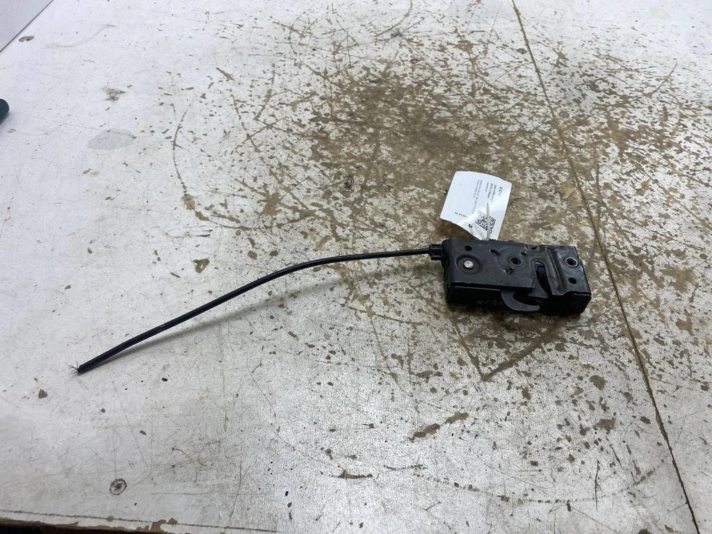 Engine bonnet/hood lock/catch 32226109