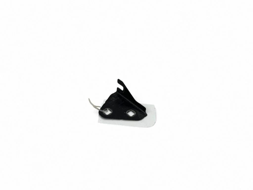 Poritiiva kinnitusklamber J9C316C076AC