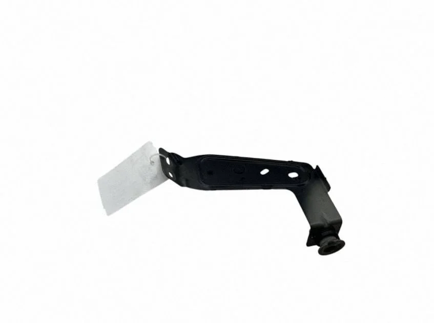 Fender mounting bracket – front right