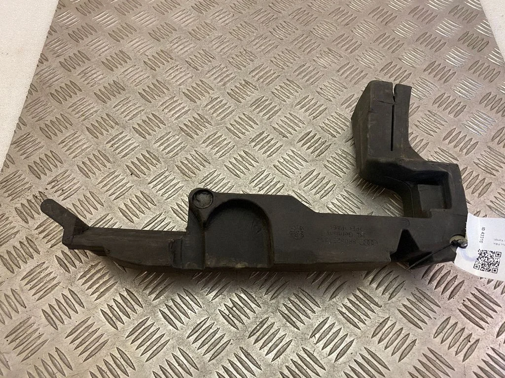 Fender foam support/seal 8R0823731A