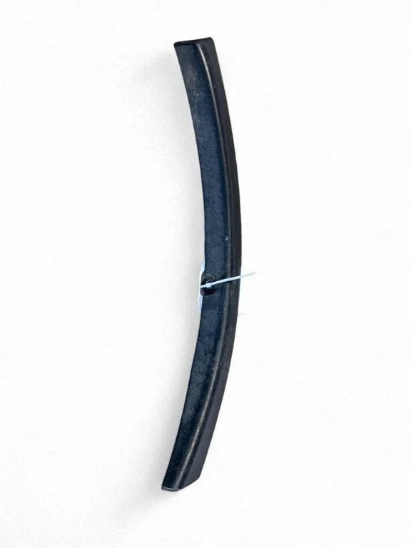 Front arch trim 7407A315