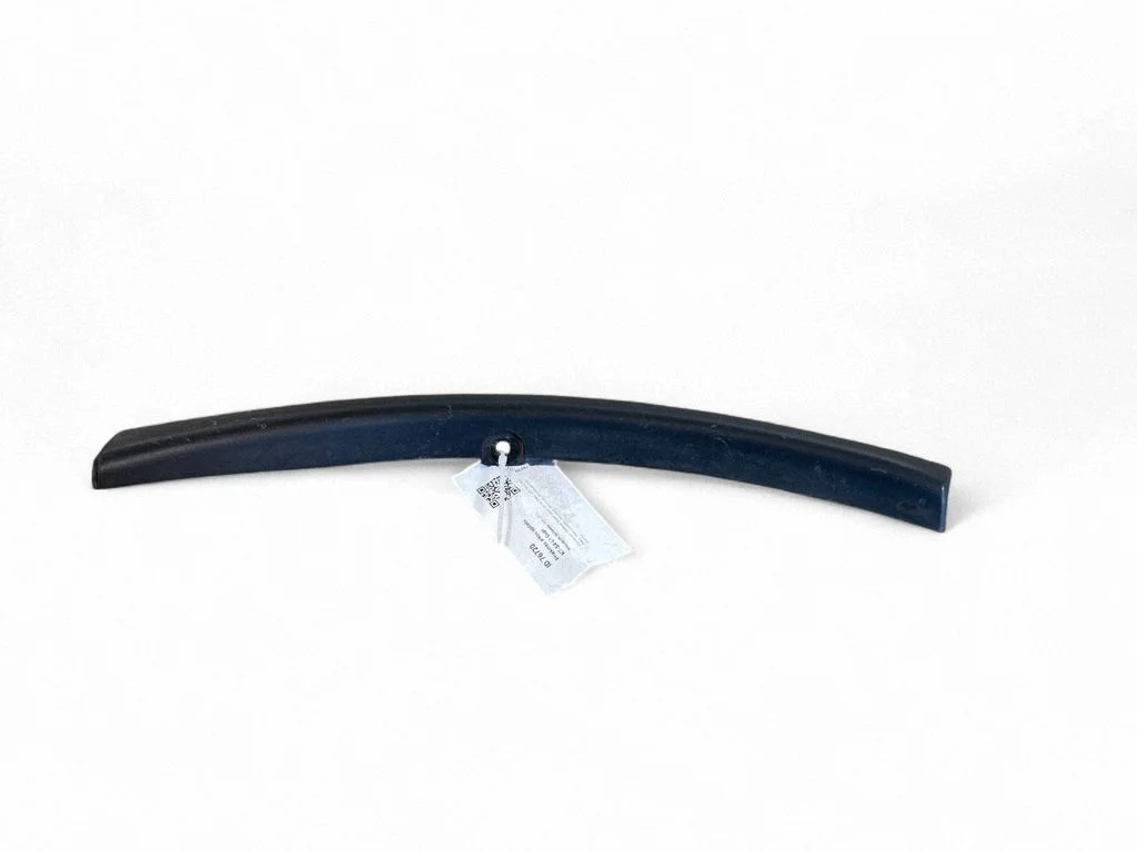 Front arch trim 7407A316