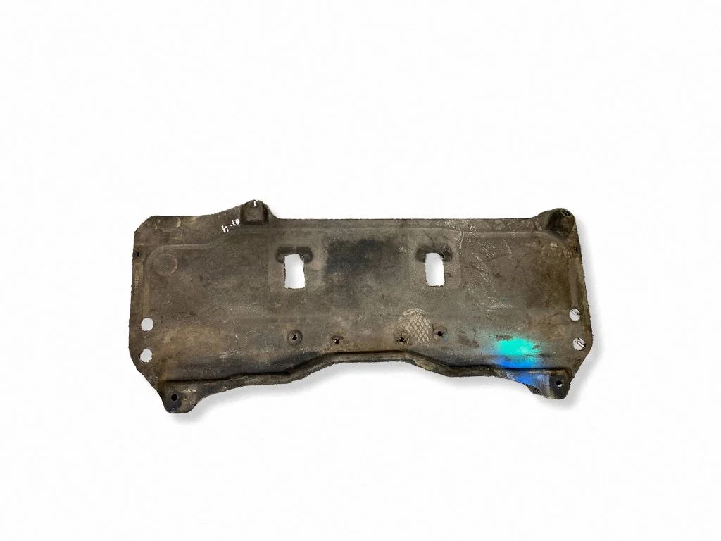 Center/middle under tray cover 4M0804033C