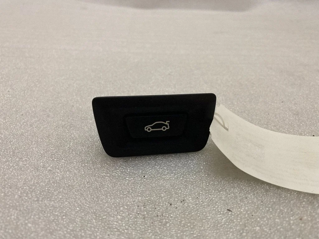 Tailgate/trunk/boot open switch – BMW X4 G02 (2018-)