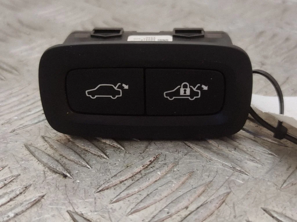 Tailgate/trunk/boot open switch – Volvo XC90 (2014-)