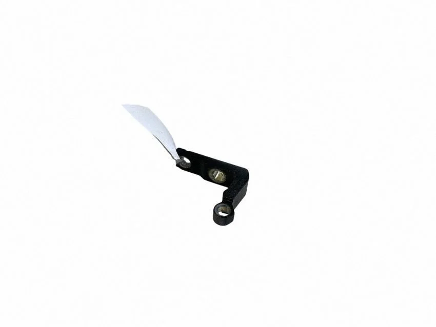 Front door upper hinge 31424586