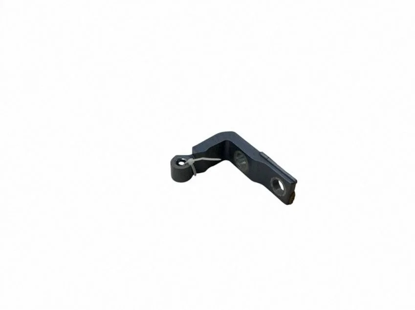 Front door lower hinge 31424608