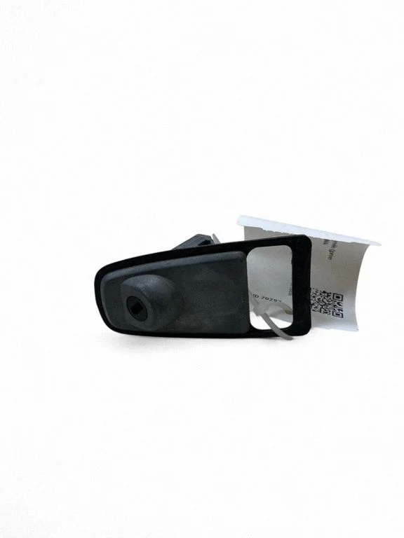 Front door lock (next to the handle) 32239041