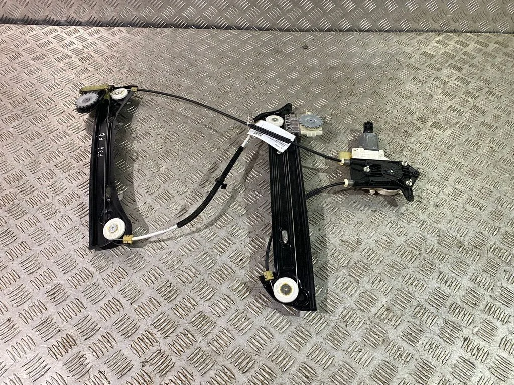 Front door window regulator with motor 7326328
