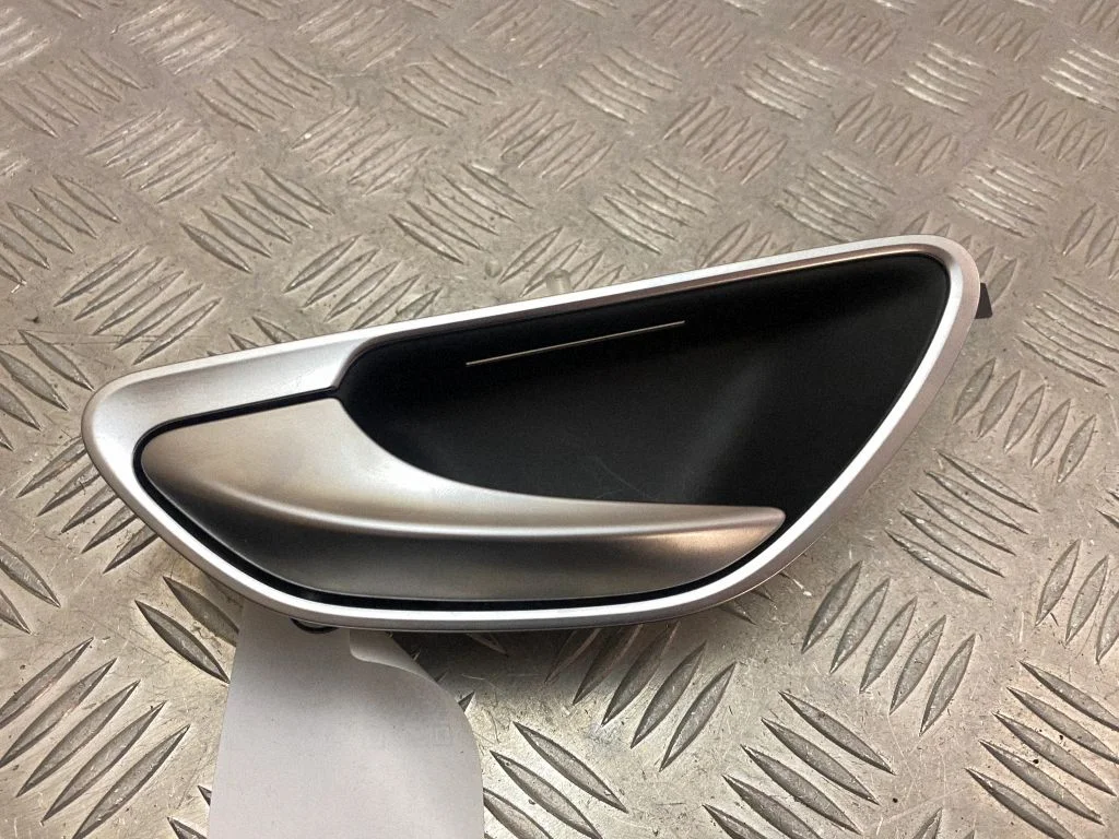 Tagaukse sisemine käepide A2057600300