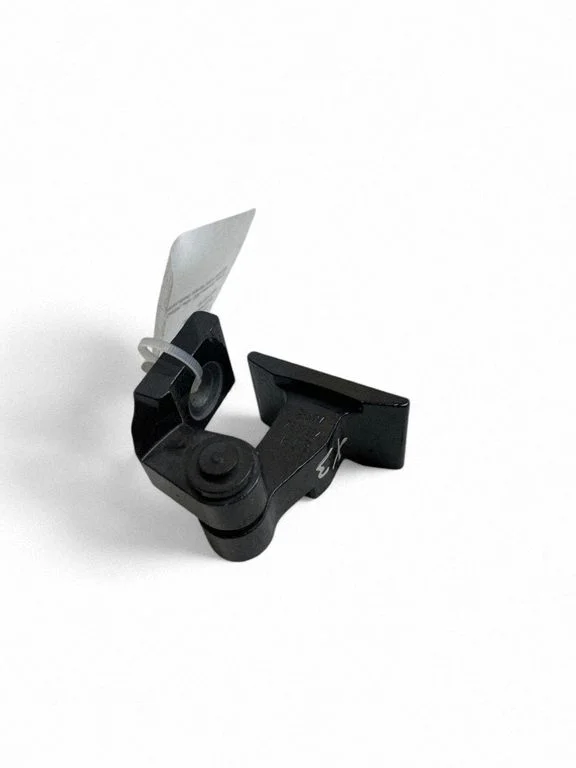 Rear door upper hinge 7397384