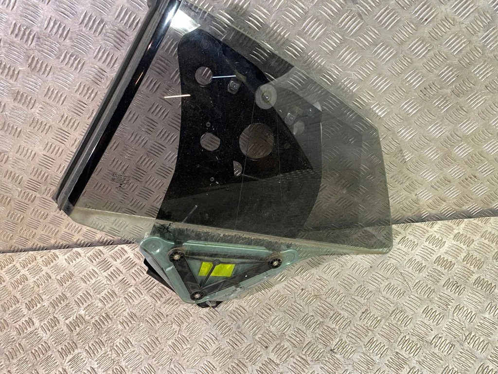 Rear door window regulator with motor A2386700100