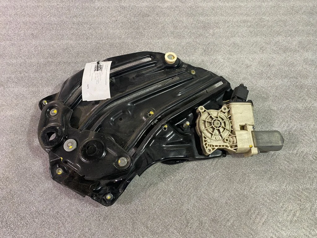 Rear door window regulator with motor FR3B7629865A