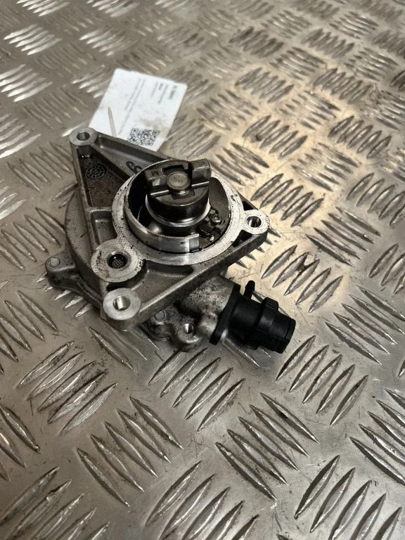 Vacuum pump 31430647