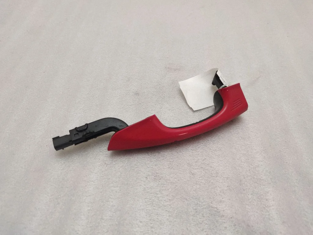 Front door exterior handle – left