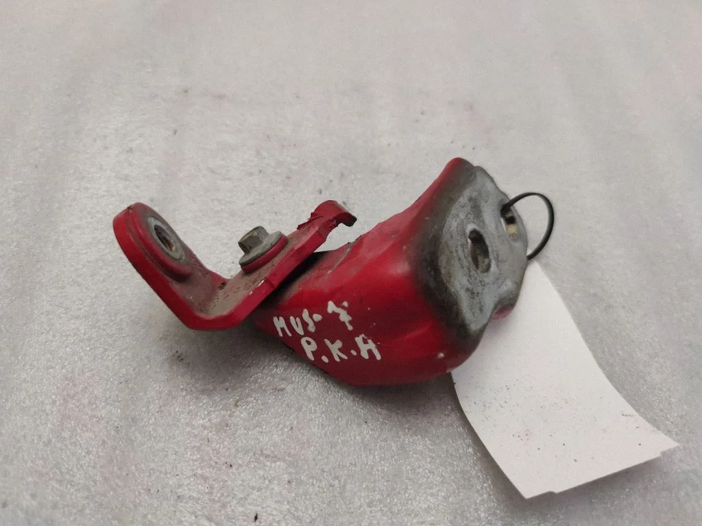 Esiukse alumine hing 152CGG