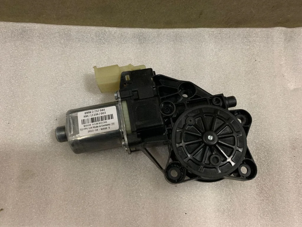 Priekšējā loga pacēlāja motoriņš 2757044
