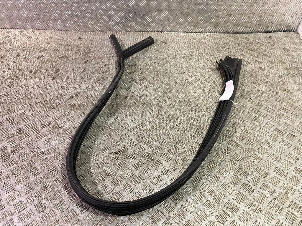 Front door rubber seal A2386706800