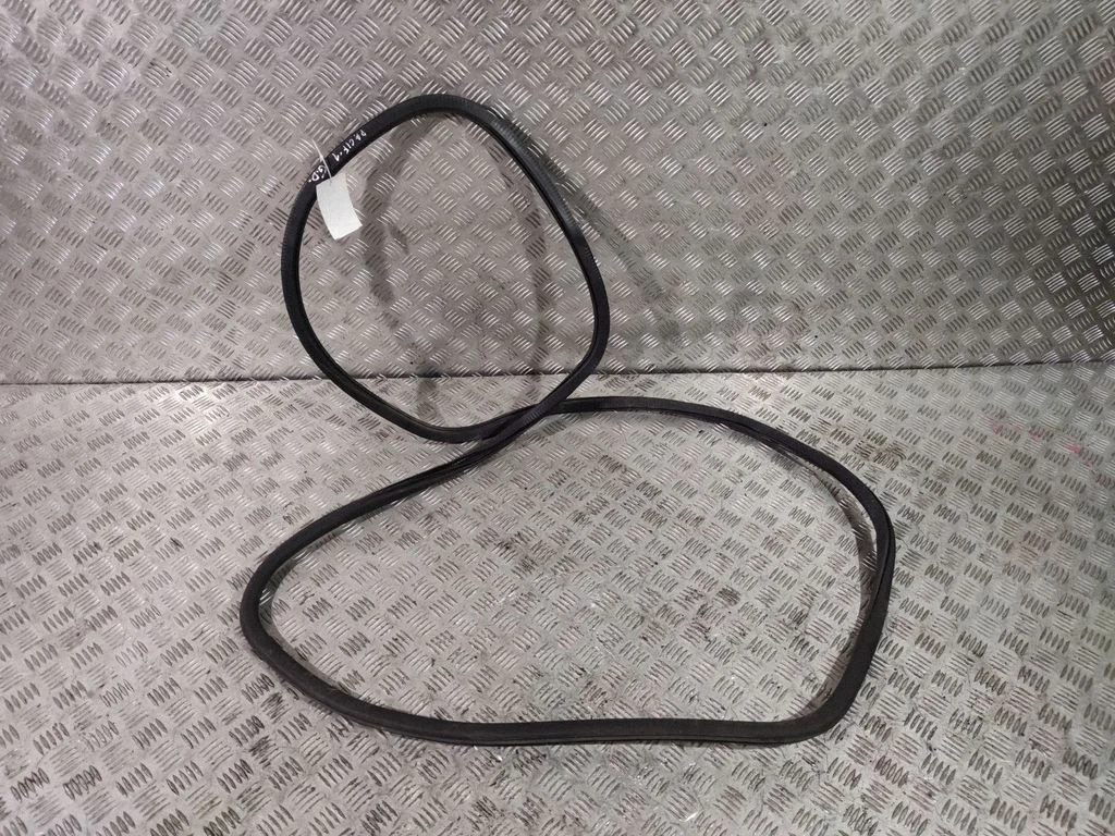 Sliding door rubber seal – Chrysler Pacifica (2017-)