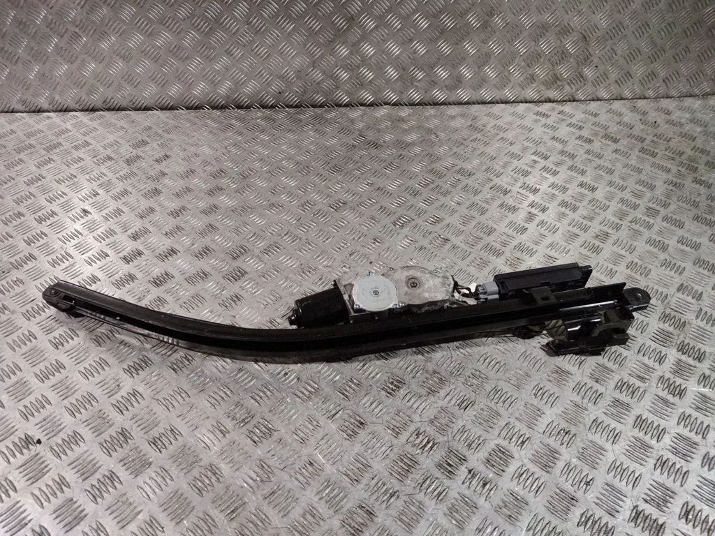 Sliding door motor assembly – Chrysler Pacifica (2017-)