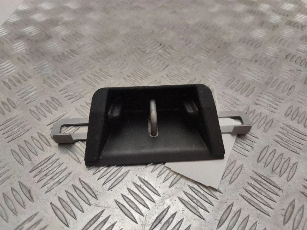 Loading door lock loop/hook striker 39831946