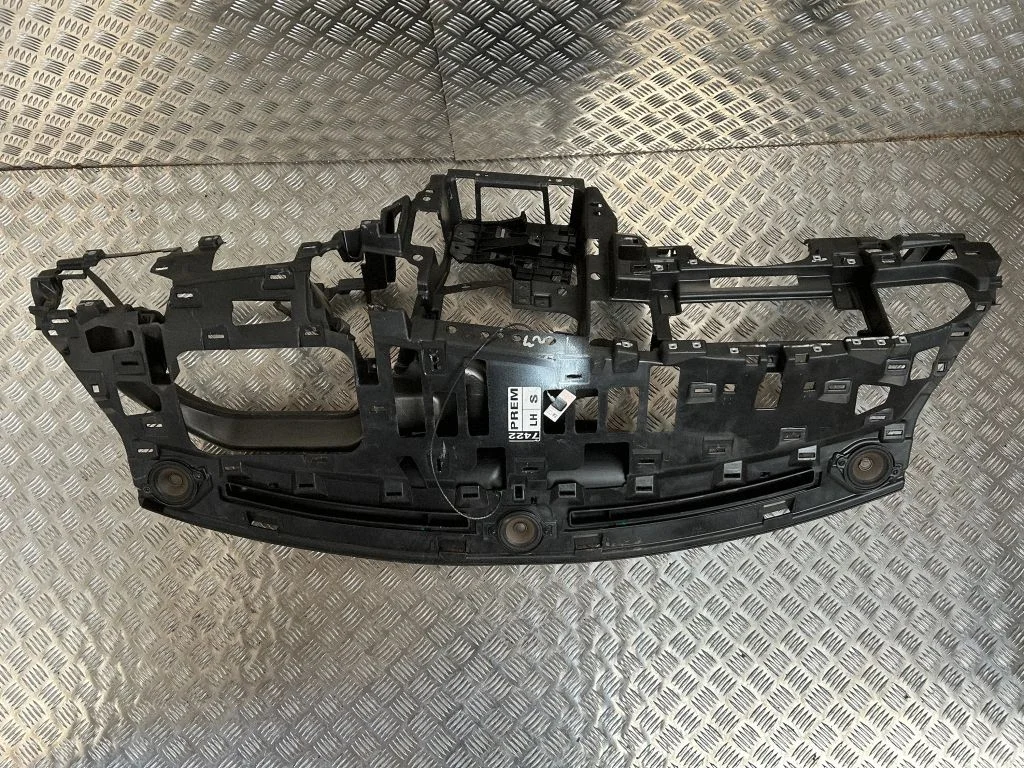 Dashboard cross member/frame bar – Tesla Model S (2012-)