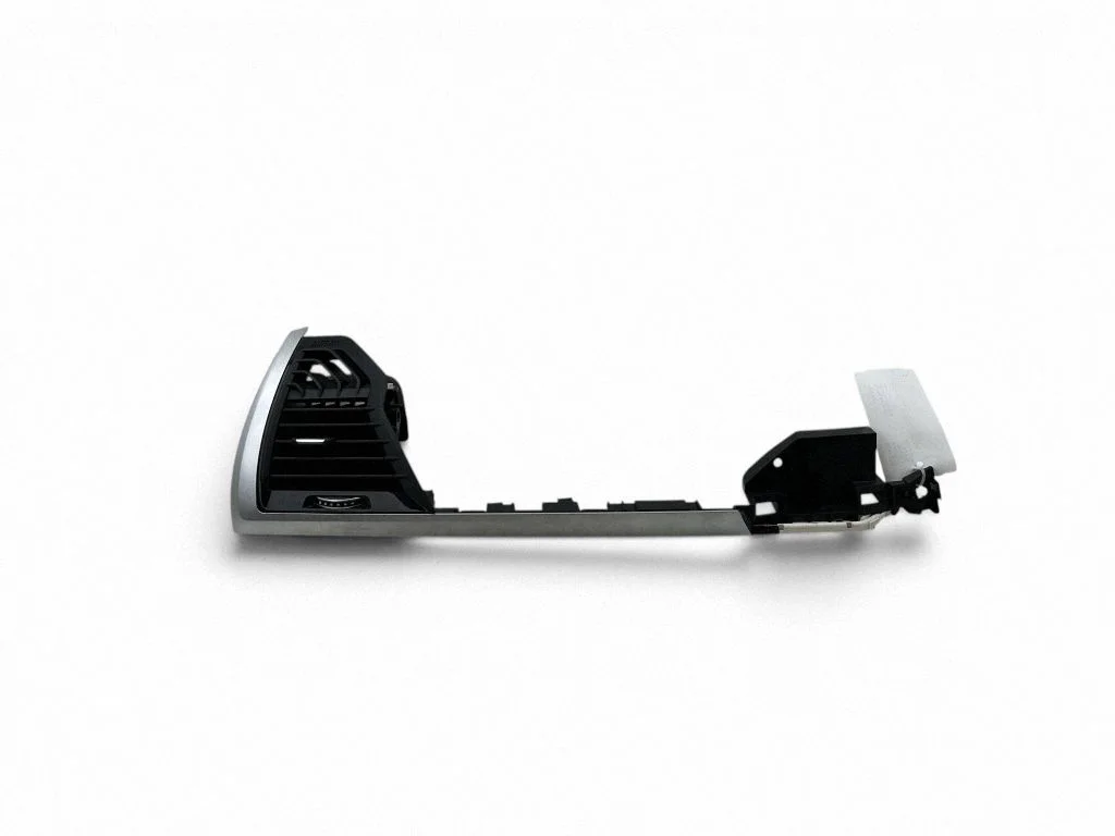 Dashboard side air vent grill/cover trim 9384397
