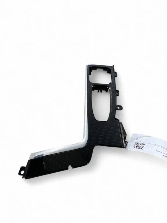 Center console decorative trim 31469938