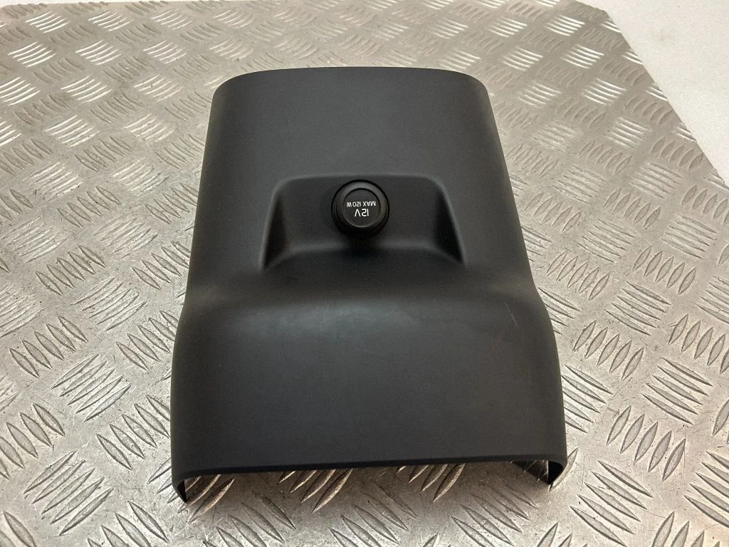 Cigarette lighter rear – Volvo XC60 (2017-)