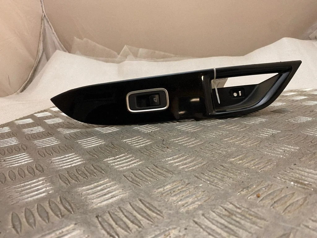 Front door window switch trim 7221C853ZZ