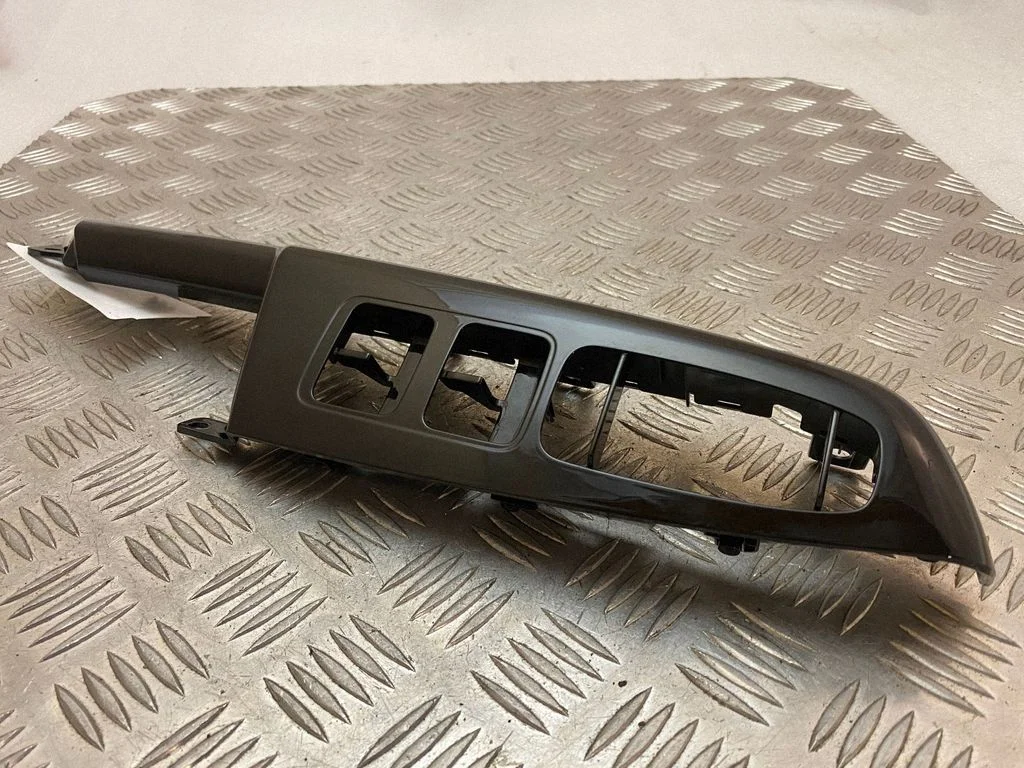 Front door window switch trim 4A9495B110