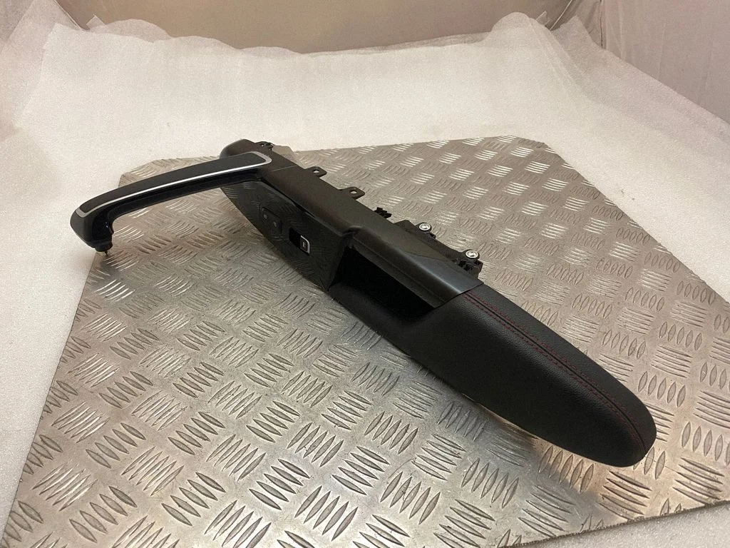 Front door interior handle trim 82710F1010