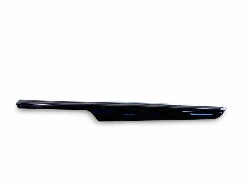 Front door trim bar – Porsche Macan (95B) (2019-)