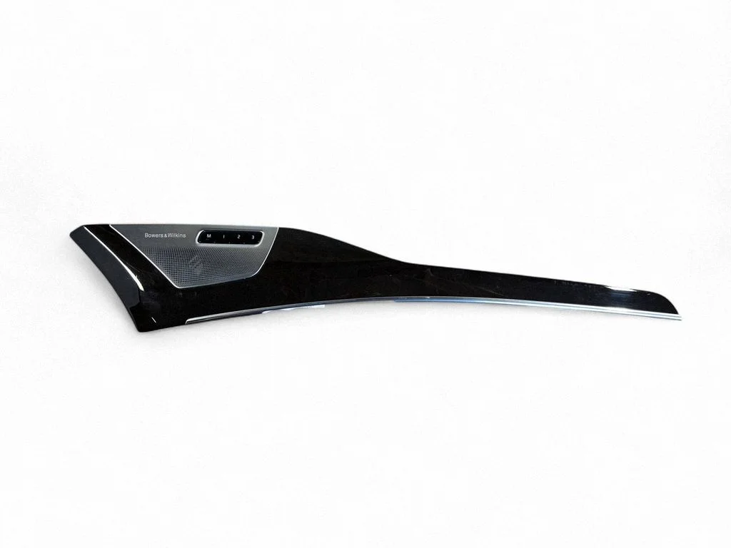 Front door trim bar 31366192