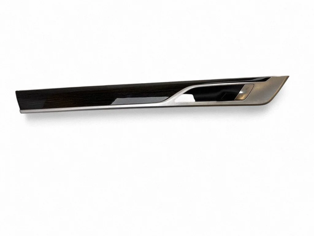 Front door trim bar – BMW 7 Series G11 G12 (2015-2022)