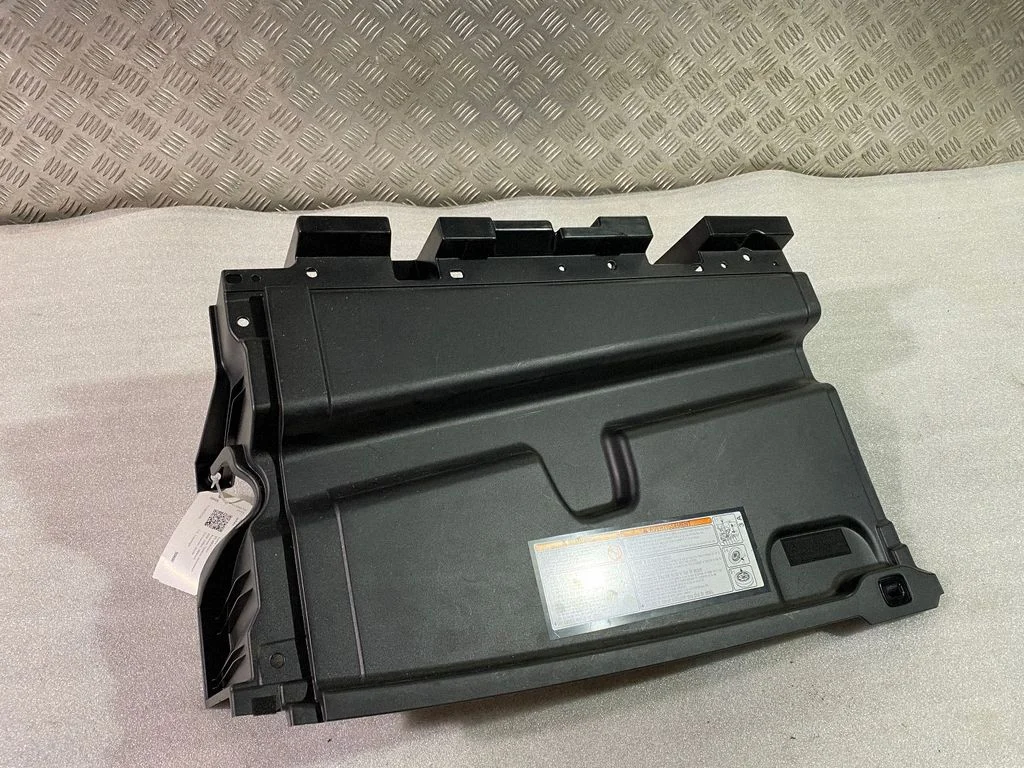 Spare wheel section trim – Lexus RX 450H (2016-)