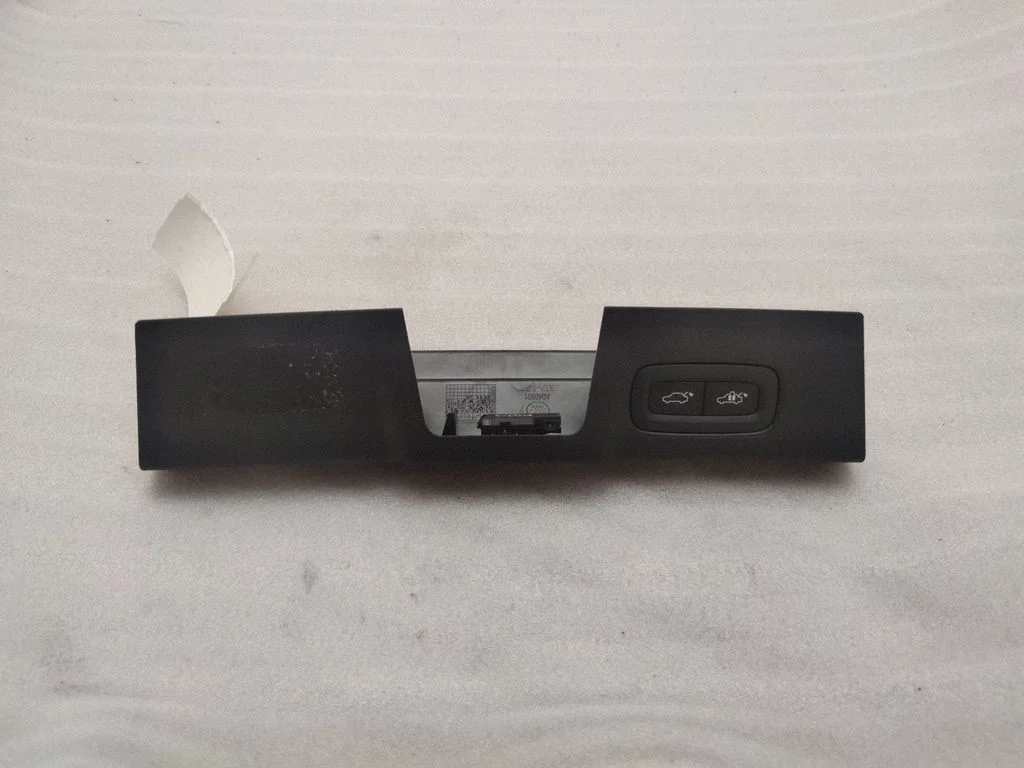 Trunk/boot trim cover – Volvo S90, V90 (2016-)