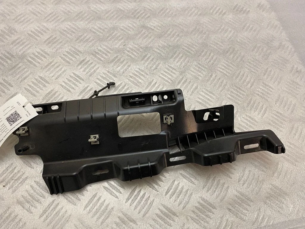 Parcel shelf load cover mount bracket FR3B63243C02AJ