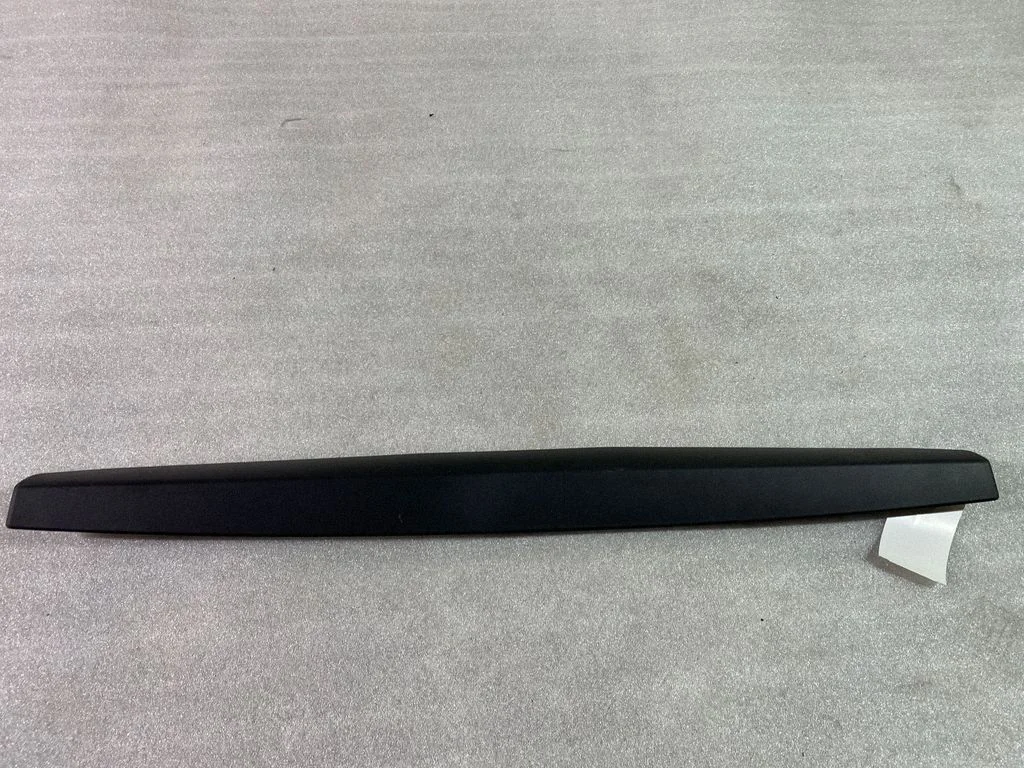 Tailgate/trunk upper cover trim 31426915