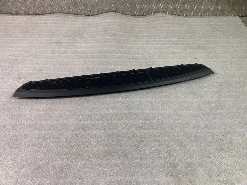 Parcel shelf speaker trim grill – BMW 7 Series G11 G12 (2015-2022)