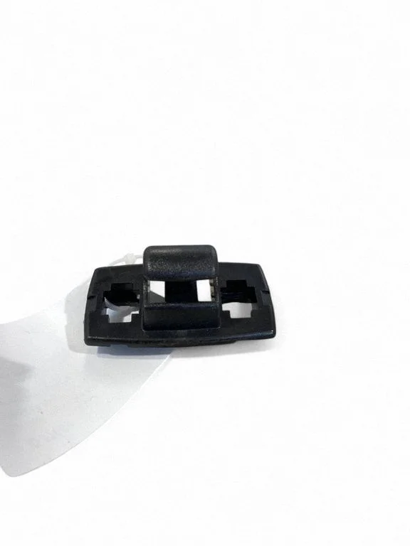 Sun visor clip/hook/bracket A246810012